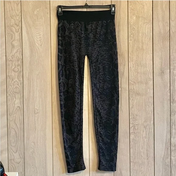 Wolford Eleonor Leggings in Black/Silver